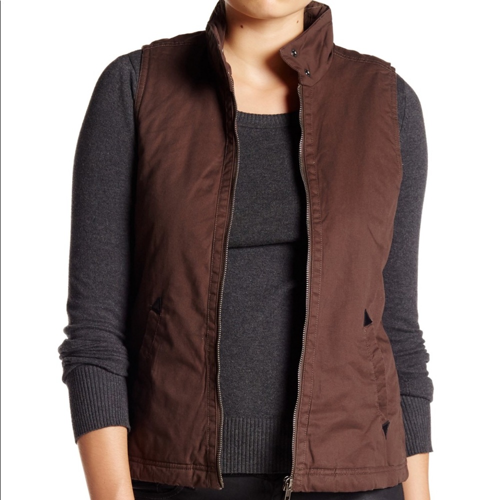 NWT Jolt brown vest with faux Sherpa size Large